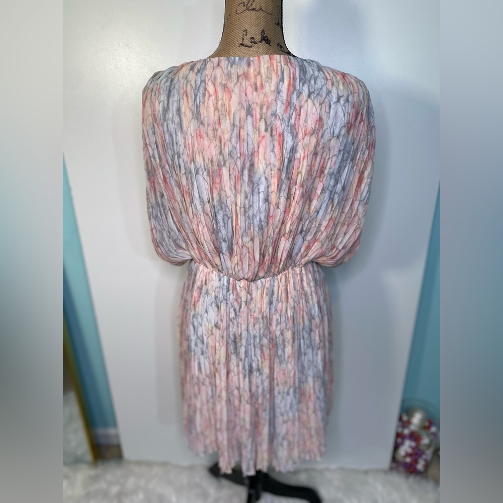 #206 Jessica Simpson Multi Pleat Dress size 10 - Picture 4 of 8